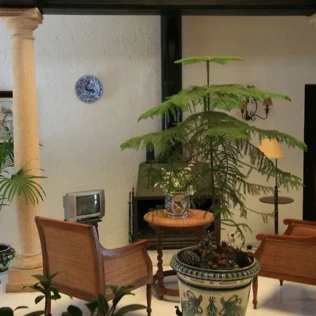 Jardin De La Muralla Ronda