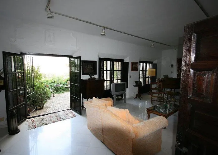 Hotel Jardin De La Muralla